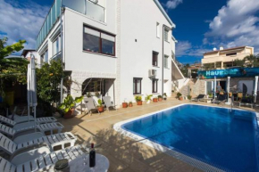 Apartment Koralj °1 with swimming Pool